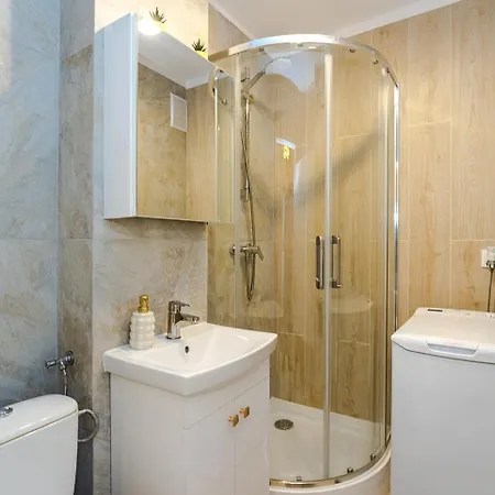 Apartamento In A Shared Grzybowska 9 Near Hala Mirowska And Rondo Onz Varsóvia